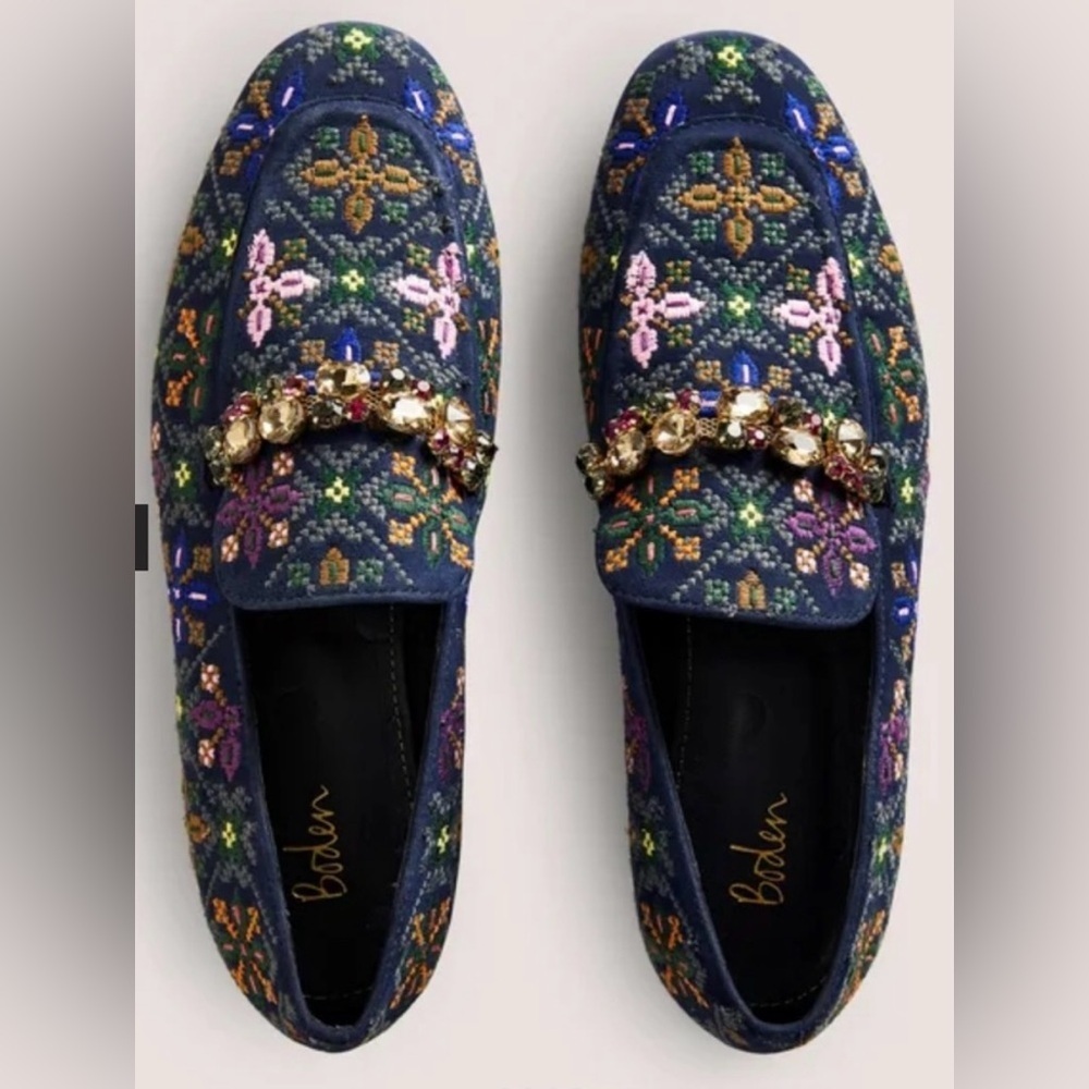 Boden navy embroidered embellished trim suede loafer size EU 37 US 6